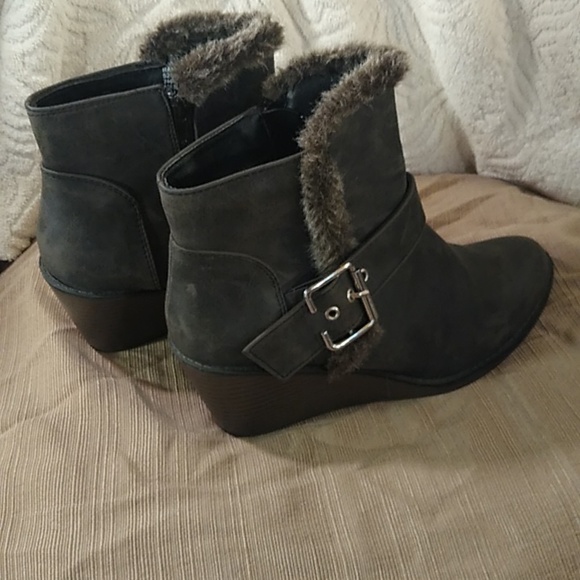 Boots - Picture 2 of 7